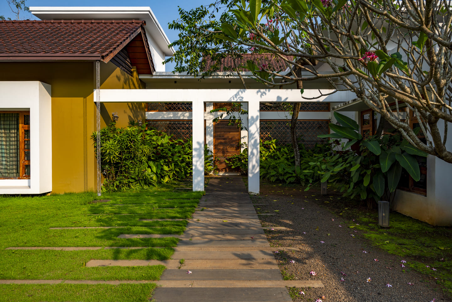 Lucid Home Garden - 2